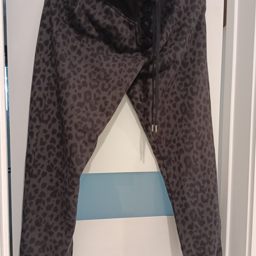 New Victoria's Secret Charcoal Leopard Lace-Up LEGGING
